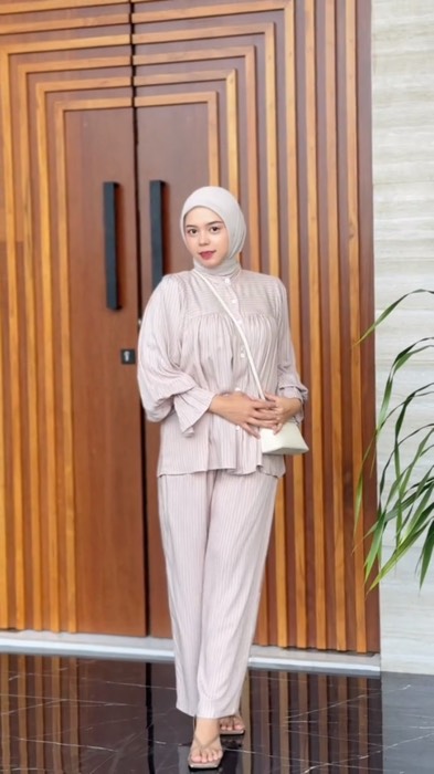 #onesetblousenemma #onesetwanitaviral #ShopeeCOD #DiskonRacunShopee #ViralDiShopeeVideo #RacunShopee #rekomendasishopee