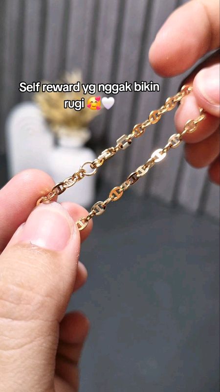 #ShopeeReview #ShopeeVideoCreator #emassemarnusantara #semarnusantara #goldjewelry #bracelet #gelangemas #perhiasanemas
