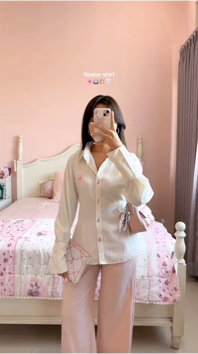 cantik bgt model kemejanya🌸🤍 #fittedshirt #kemeja #kemejawanita #kemejafitbody #RacunShopee #OOTDFashionShopee