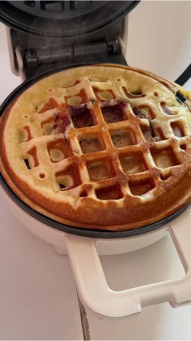 jadinya ga jajan waffle di mall lagi 🤭💕 #wafflemaker #waffle