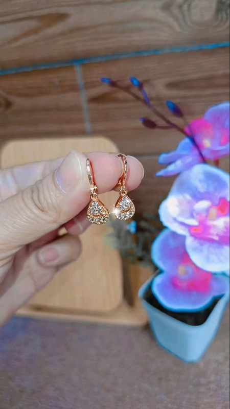perhiasan anting titanium#perhiasantitanium #ShopeeLook #RacunShopeeCantik #RacunShopeeunikk #RacunShopeeOutfit