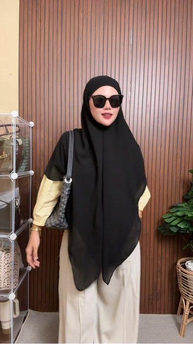 Akhirnya hasti ngeluarin hijab french khimar 😍 #khimar #khiban #khimarsyari #frenchkhimar #RacunShopee