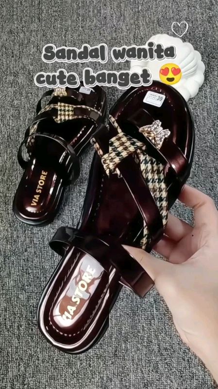 sandal wanita model cute gaes#sandalwanita #DiskonRacunShopee #GratisOngkirRP0 #shopeevideo #ShopeeLook #ShopeeCOD #fyp