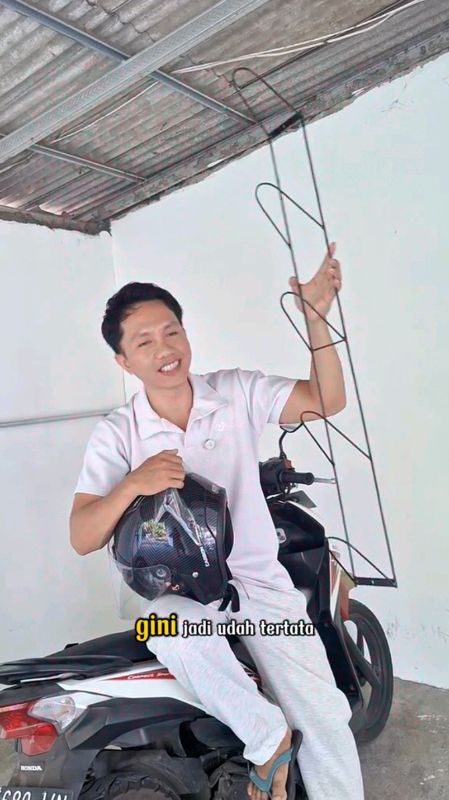 tempat helm. #ShopeeLook #ViralDiShopeeVideo #Cashback50Persen #PromoNonStop