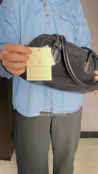 Tas harian minimalis dengan detail yang fungsional. #dailybag #taswanita #shoulderbag