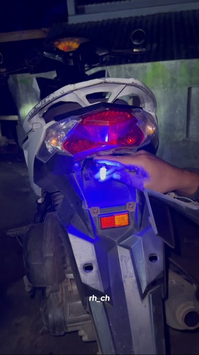 lampu led kedip cocok untuk semua motor & mobil🤩 #lampuled #lampukedip #RacunShopee #ShopeeLook #DiskonRacunShopee