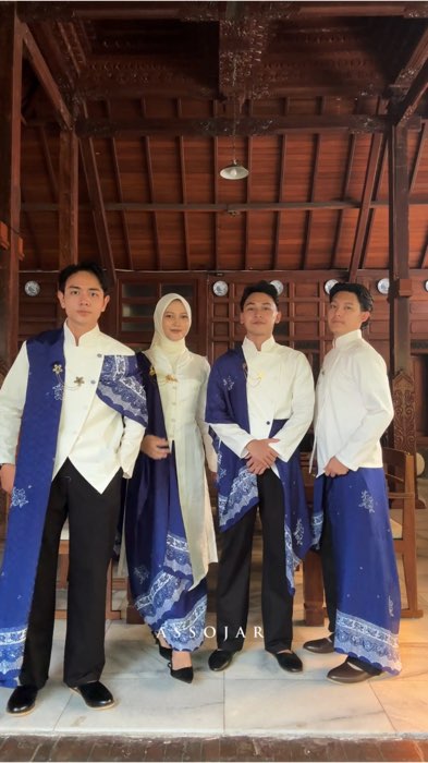 Buat ramean pun cakep 😍 #bajukondangan #kebayamodern #beskap #bajuseragam #berkain #seragambatik