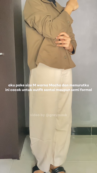 Outer simpel yang cocok dipakai berulang kali untuk daily wear. #outerhulm #ootdwanita