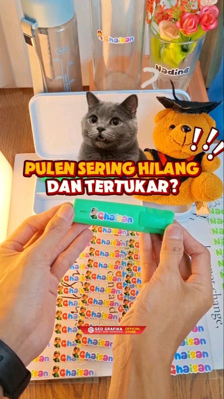 Pulpen anak sering hilang atau ketuker? 😫 Yuk pakai Stiker Nama Yuvi DTF #StickerNama #StickerCustom #StickerAnak #StickerSekolah#backtoschool