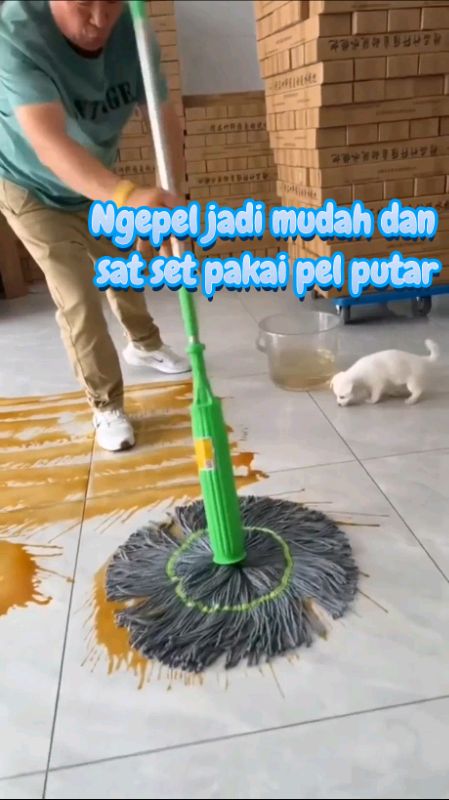 Bunda ku suka banget pakai pel putar ini, bikin lantai jadi kinclong 🥰 #pelputarperas #pelotomatisperas #moptwist #mop #pellantai #murah #pelputar