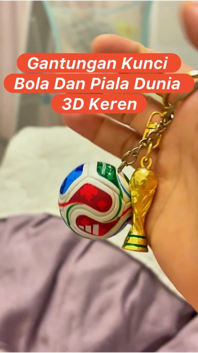 Gantungan kunci bola dan piala #ShopeeLook #PromoNonStop #TermurahDiShopee #ViralDiShopeeVideo #IsiKeranjangOren #GratisOngkirRP0