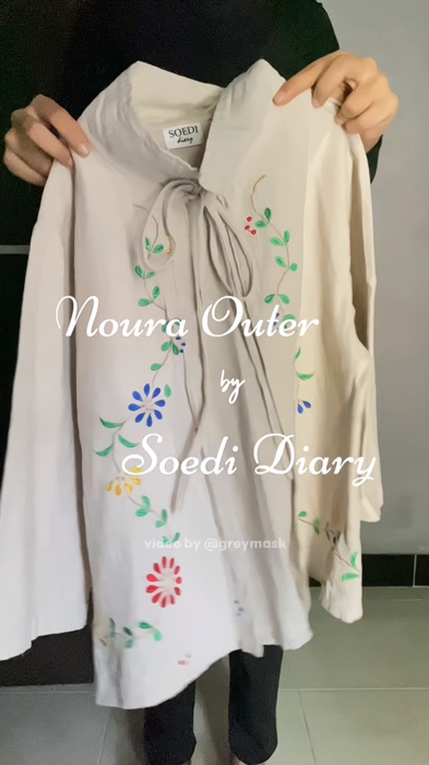 Lagi cari outer motif bunga? Yang ini bahan linen dengan detail full bordir yang cantik dan rapi. #outerlinen #outerbordir #hijabfashion #ootd