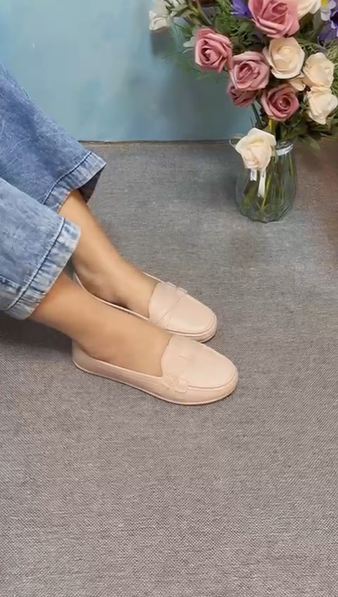 sepatu wanita kekinian😍#sepatuwanita #sepatumurah #RacunShopee #fypdongggggggg