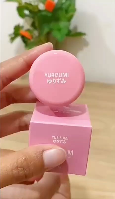 YURIZUMI Lip Balm bikin tampilan makin flawless & fresh seharian 💗 Wajib coba sebelum kehabisan!

#yurizumi #racunshopee #shopeefyp #yurizumilipbalm