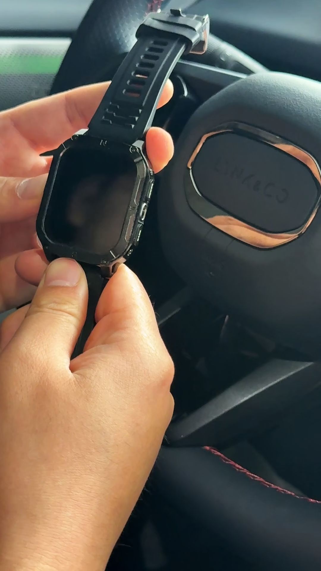 Morein Rock 2C Hadir!
Layar 2" jernih, pengalaman baru ✨
Baterai 700mAh + fitur lengkap, senter satu tombol 💡
Smartwatch segar untuk hari-harimu!