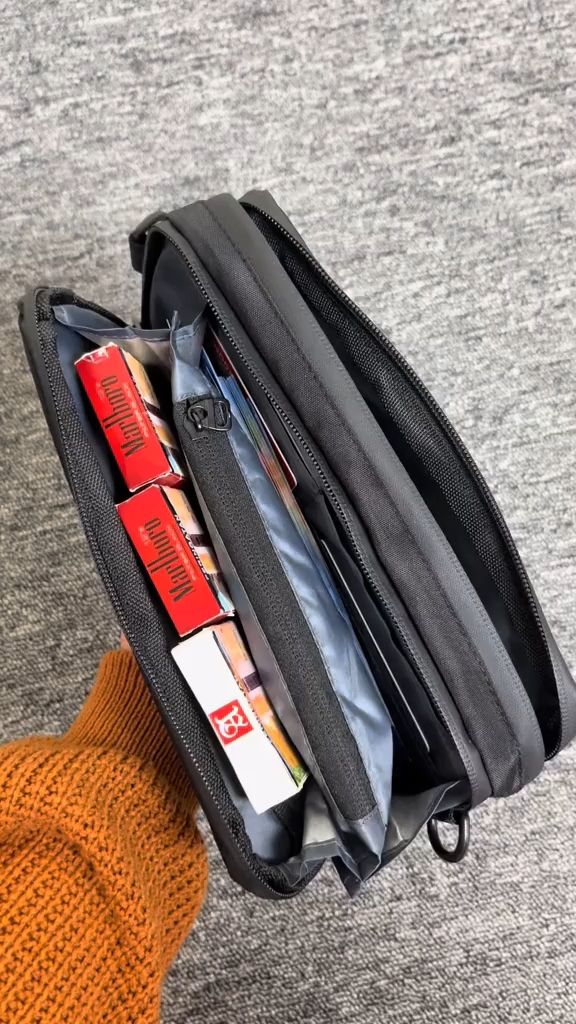 tas keren dari atrax anti air #handbag #tastangan #handbagmurah #DiskonRacunShopee #SpillRacunShopee #tasselempangpria #clutchbag #handbagviral