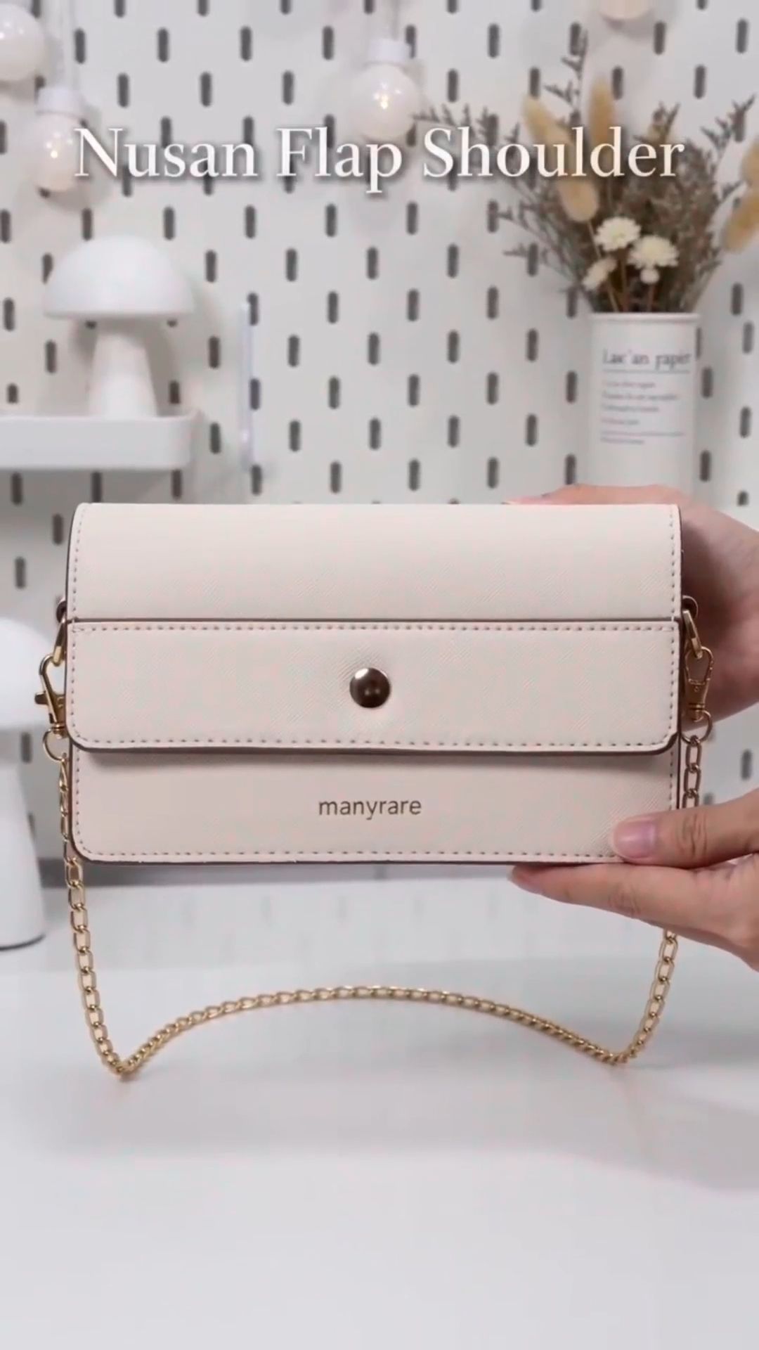 Tas kecil satu ini elegant banget buat dipake ke acara formal kamu!🫵🏻🤗 #taskondangan #taspesta #Manyrare #Manyrarebag