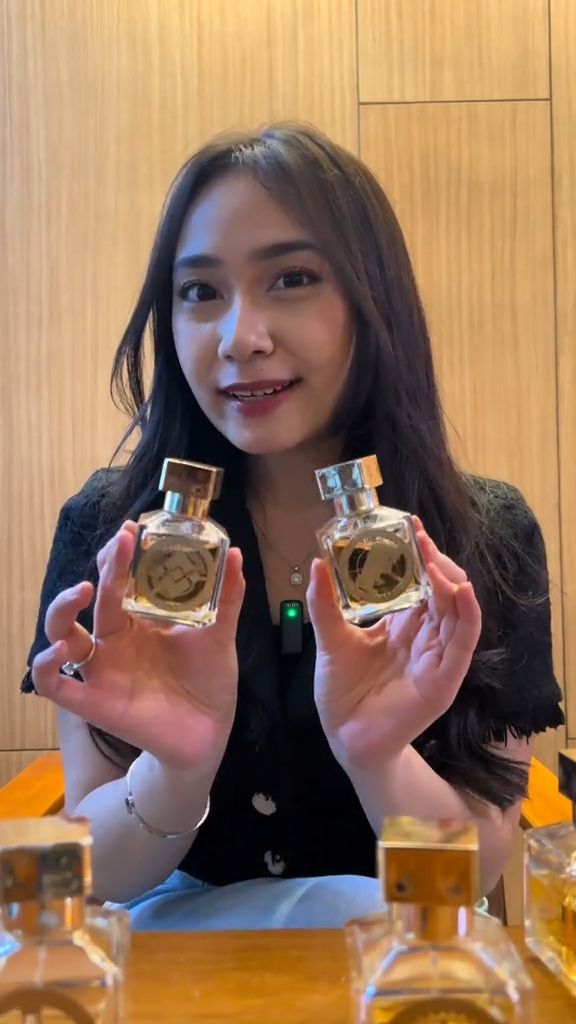 Udah mau gajian nih… waktunya glow up, bukan cuma skincare tapi juga aroma! 😌 karena tampil wangi tuh bukan buat orang lain, tapi buat diri sendiri