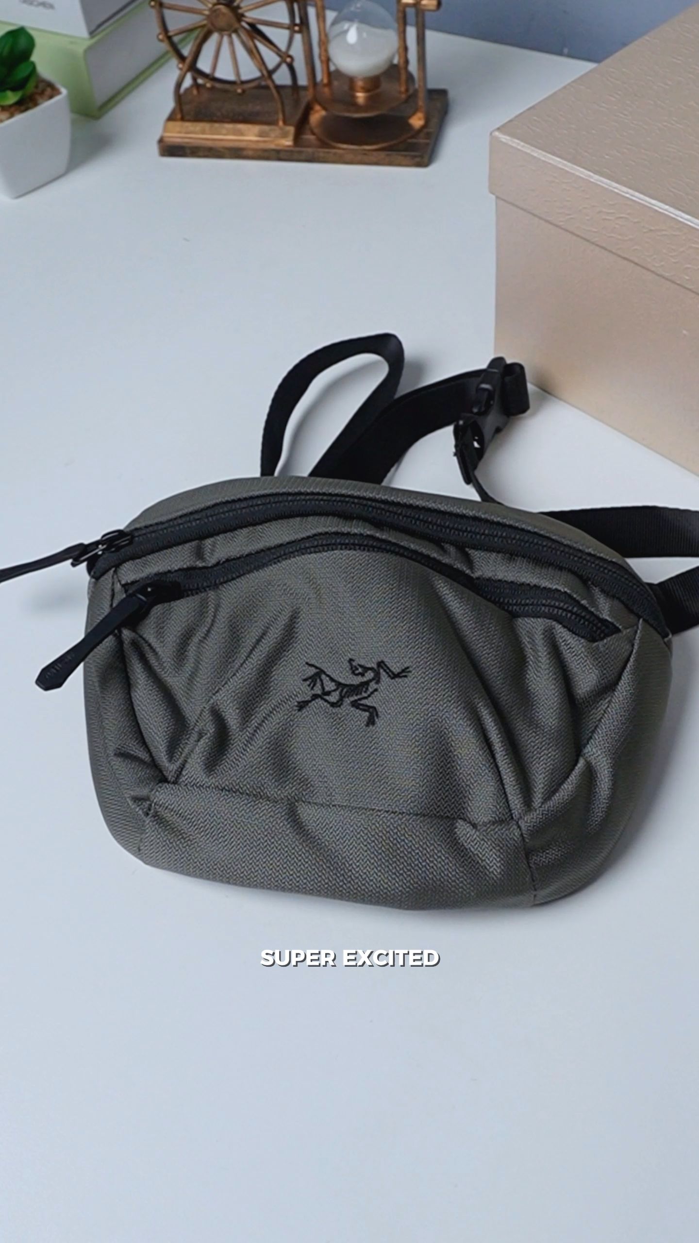 Tas yang simple tapi detailnya bener-bener premium 🖤

Checkout sekarang sebelum kehabisan.
#arcteryx #ARCTERYX#ArcteryxLovers #fypage