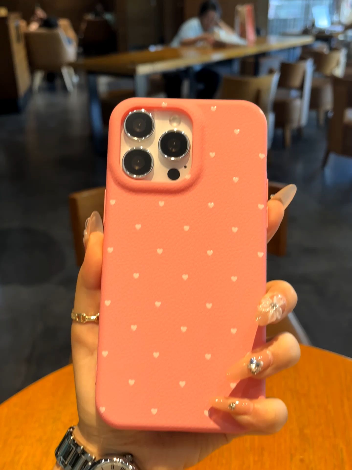 Casing ponsel berbentuk hati berwarna putih#caseiphone #casehp #casemurah @shopeeofficial @shopee_id