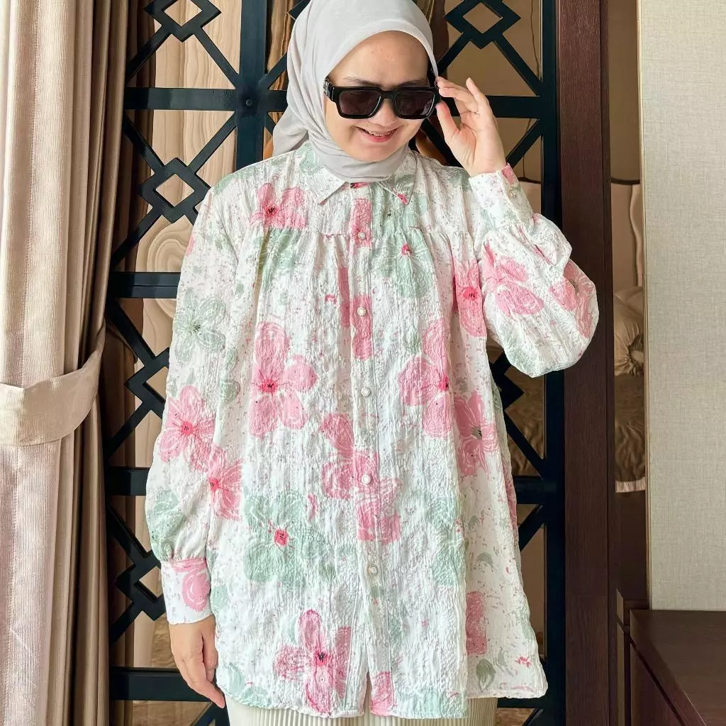 Pamungkas Atasan Babydoll Bunga Blouse Wanita Elegant dan Mewah