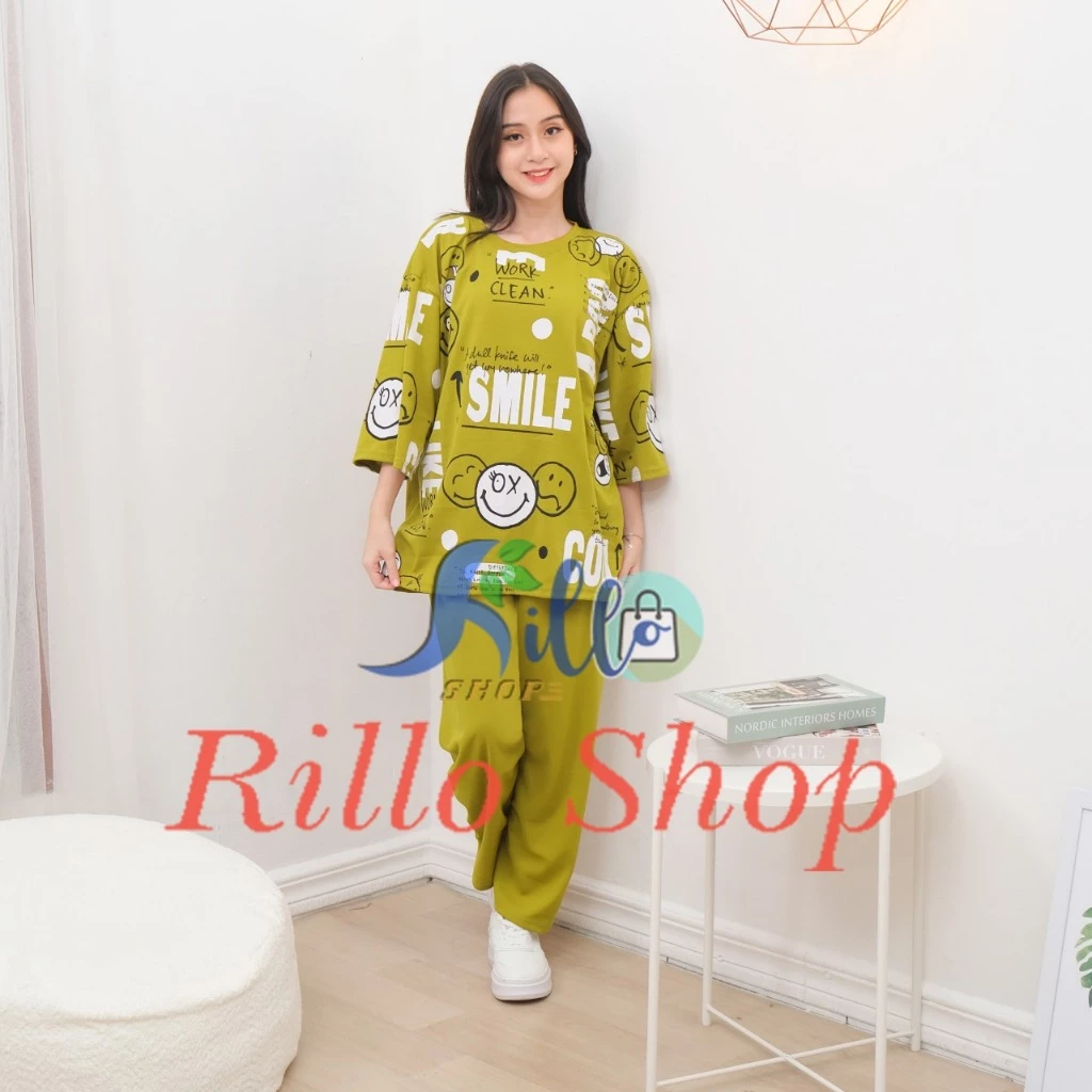 Setelan Oversize Wanita Cool Smile
