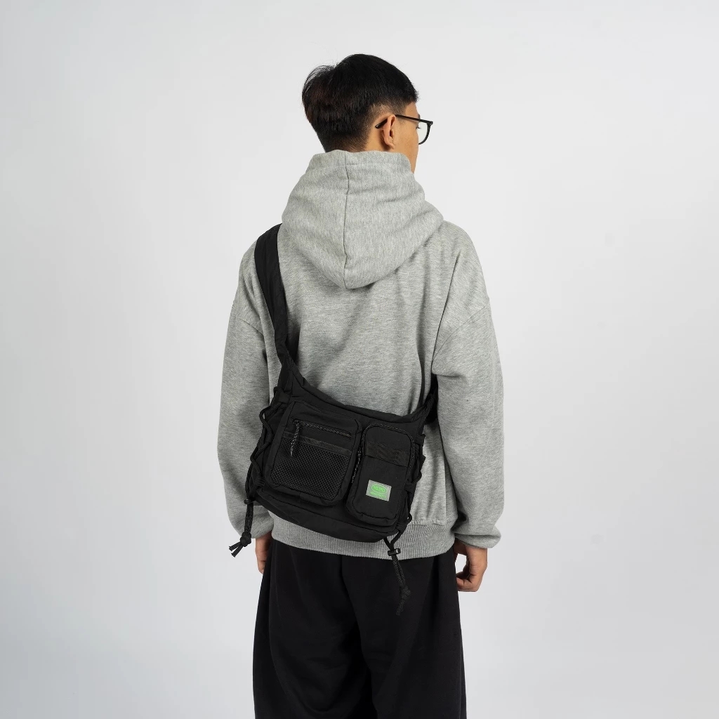 HLPD Weirdworld Sling Bag Tas Selempang Pria Wanita | Minor