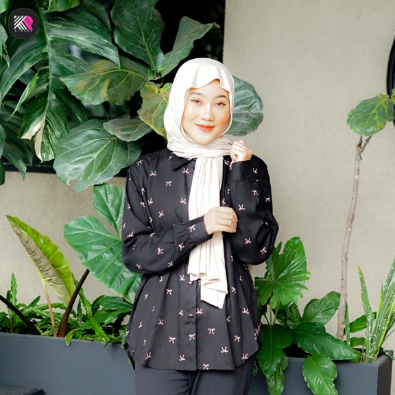 KIRANA Kemeja Aluna Motif Pita Bahan Rayon Viscose Lengan Panjang