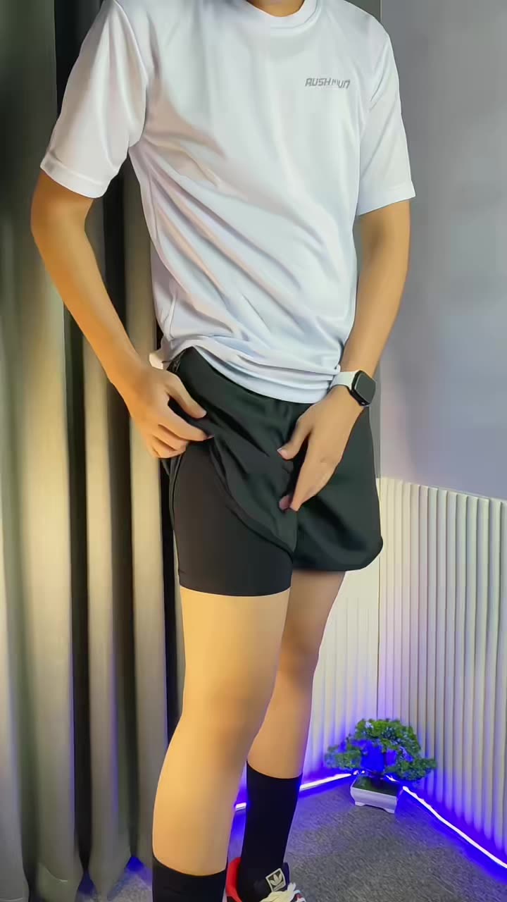 Buat yang suka olahraga cocok banget pake celana ini,bisa dipake untuk ngegym,olahraga dan lainnya🤩 #celana #celanapendek #celanamurah #celanaolahraga #celanaunisex #celanaadem #celananyaman #celanaolahraga #celanajoging