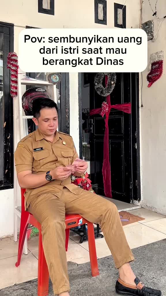 Definisi: Uang kaget. Kaget tiba-tiba hilang pas istri lewat😭 #fyp #humor #pasutri