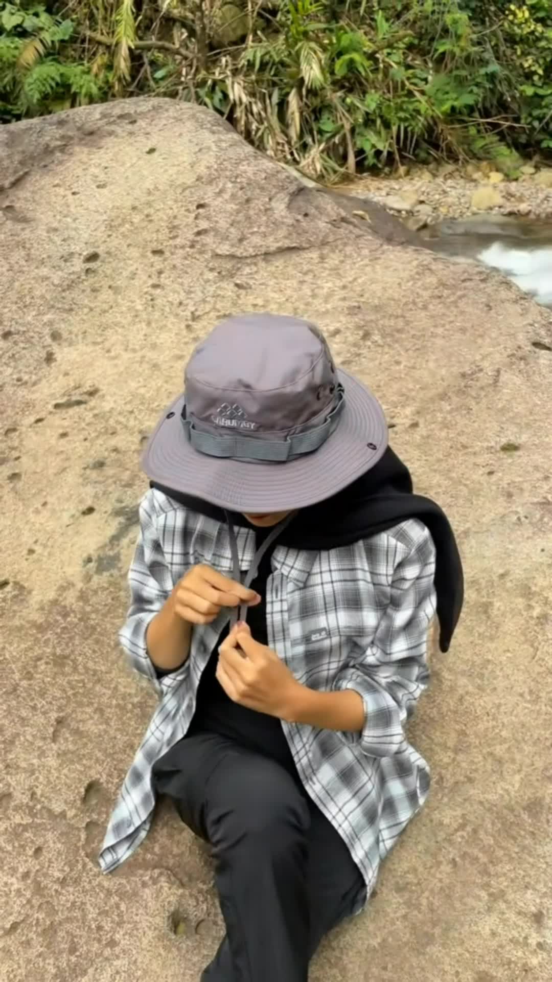 Topi Rimba/Topi Gunung/Topi Kebun Wajib Punya Jika Kamu Petani/Tukang Mancing/Tukang Gunung #RacunShopee #SpillRacunShopee #topirimba #topigunung