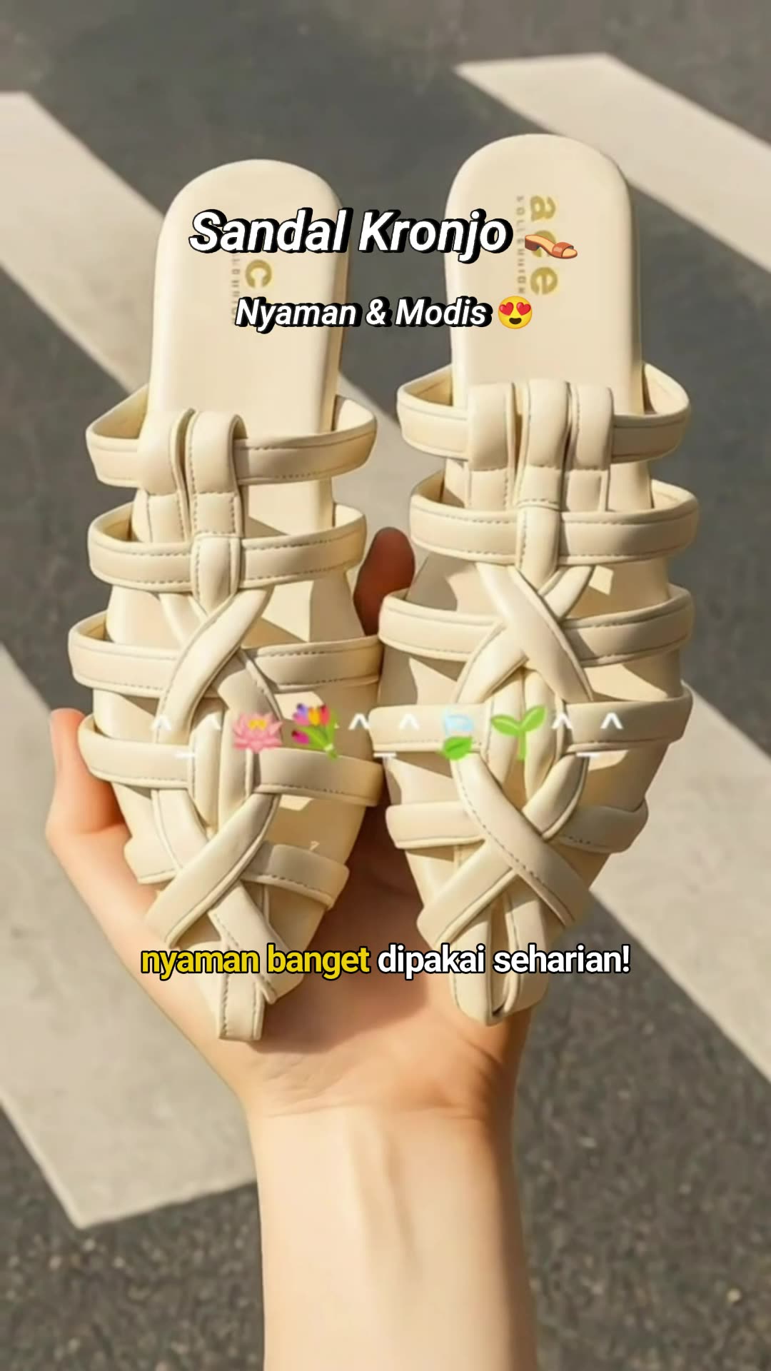 Sandal Wanita Sandal Plat Shoes Sol Karet Model Kronjo #sandalwanita #sandalmurah #sandalviral #RacunShopee #shopeevideo #ShopeeLook