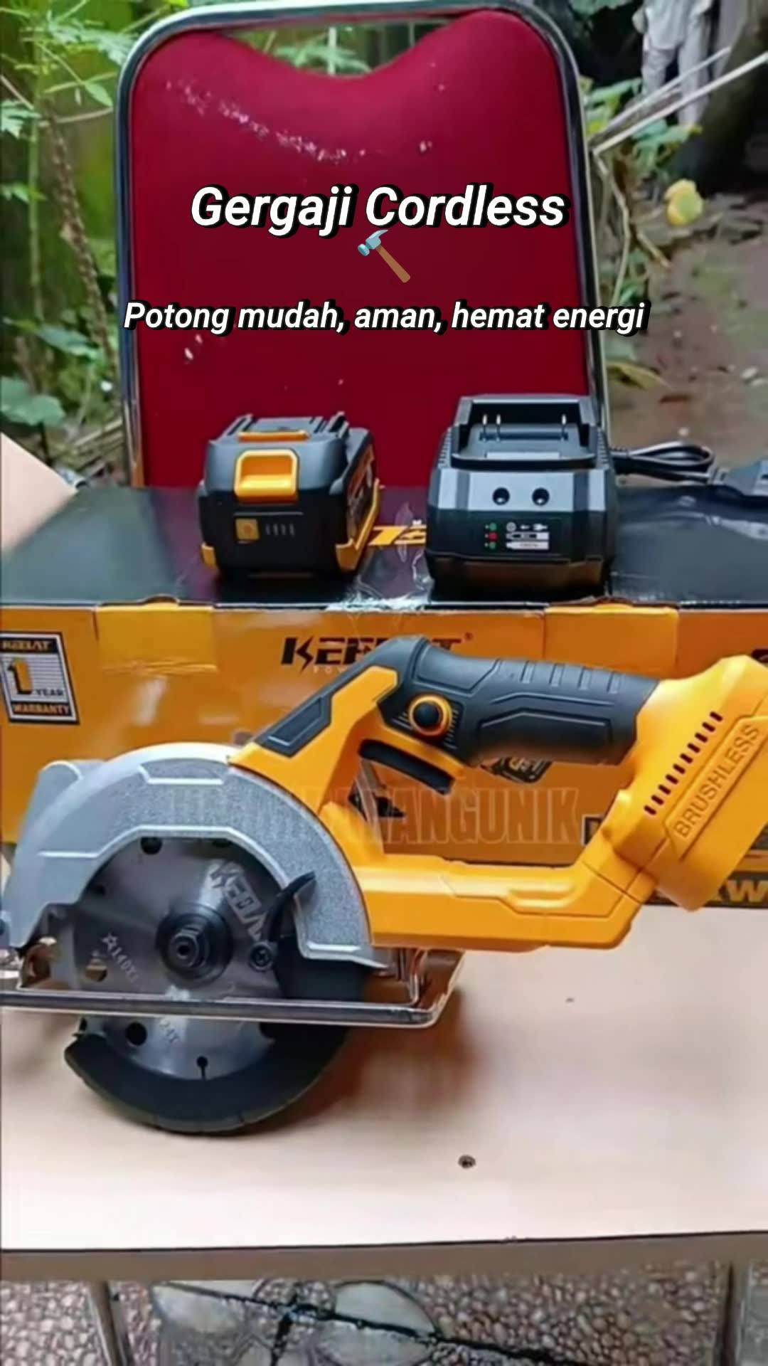 Mesin gergaji potong kayu yang praktis dan mudah digunakan #mesinkayu #DIY #alatpotong #keelat #alatrumah