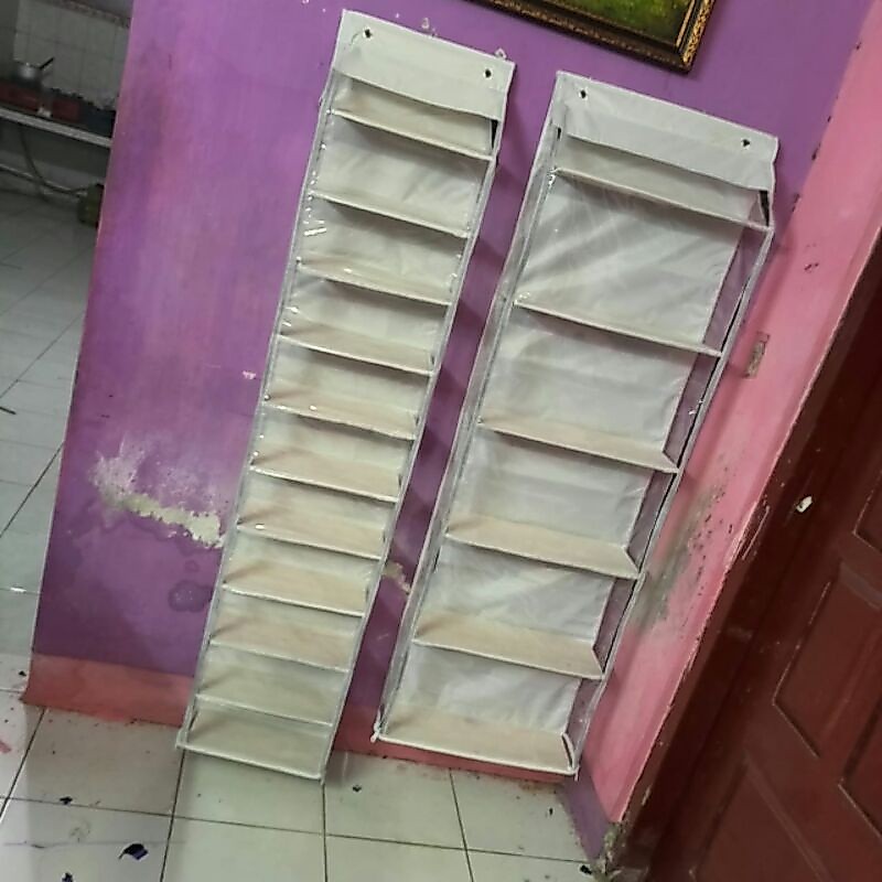 RAK SEPATU GANTUNG 11 SAP DAN RAK TAS GANTUNG 5 KOLOM PAKAI RESLETING KANAN KIRI ALAS